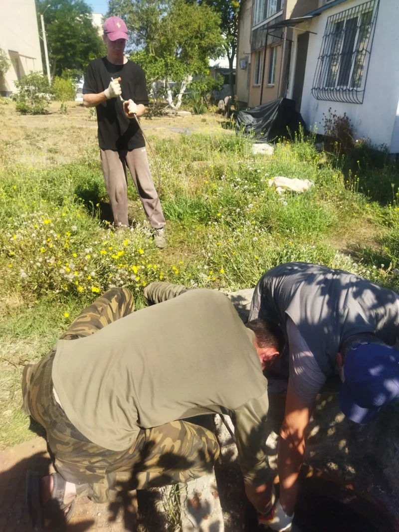 Выполнена прочистка канализационной системы по ул. Евпаторийская, д.14