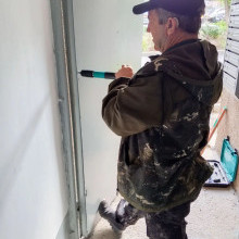Выполнена регулировка входной двери по ул. Рыбацкая, д. 34-а
